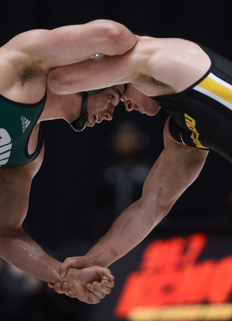 Missouri's Wyatt Koelling wrestles Ohio's Jake Walker
